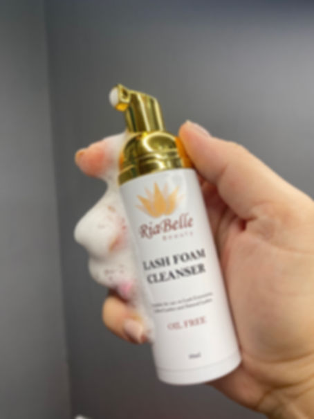 lash cleanser