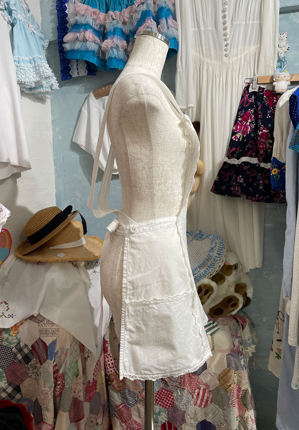 サムネイル： white lace apron