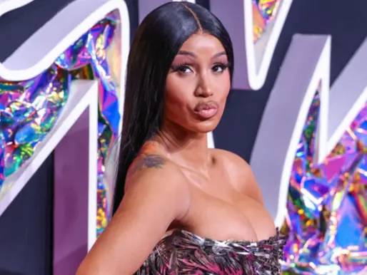 Ünlü Şarkıcı Cardi B Hürrem Sultan Paylaşımı Yaptı