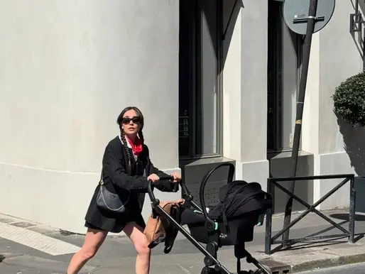 Cansel Elçin ve Zeynep Tuğçe Bayat Bebekleri İçin Paris'e Gittiler