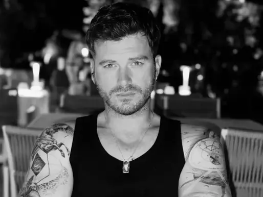 Ünlü Oyuncu ve Model Kıvanç Tatlıtuğ Tarzını Yeniledi