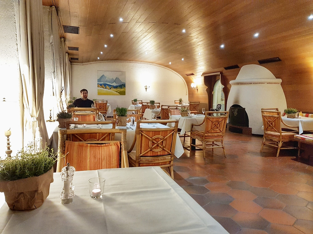 Lake house restaurant