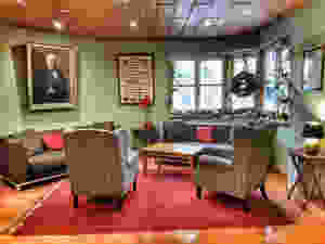 Lobby with a chill corner of a Riessersee hotel