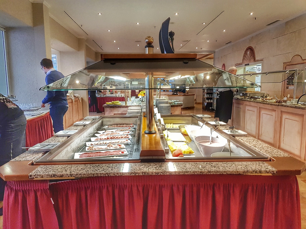 Riessersee hotel breakfast buffet
