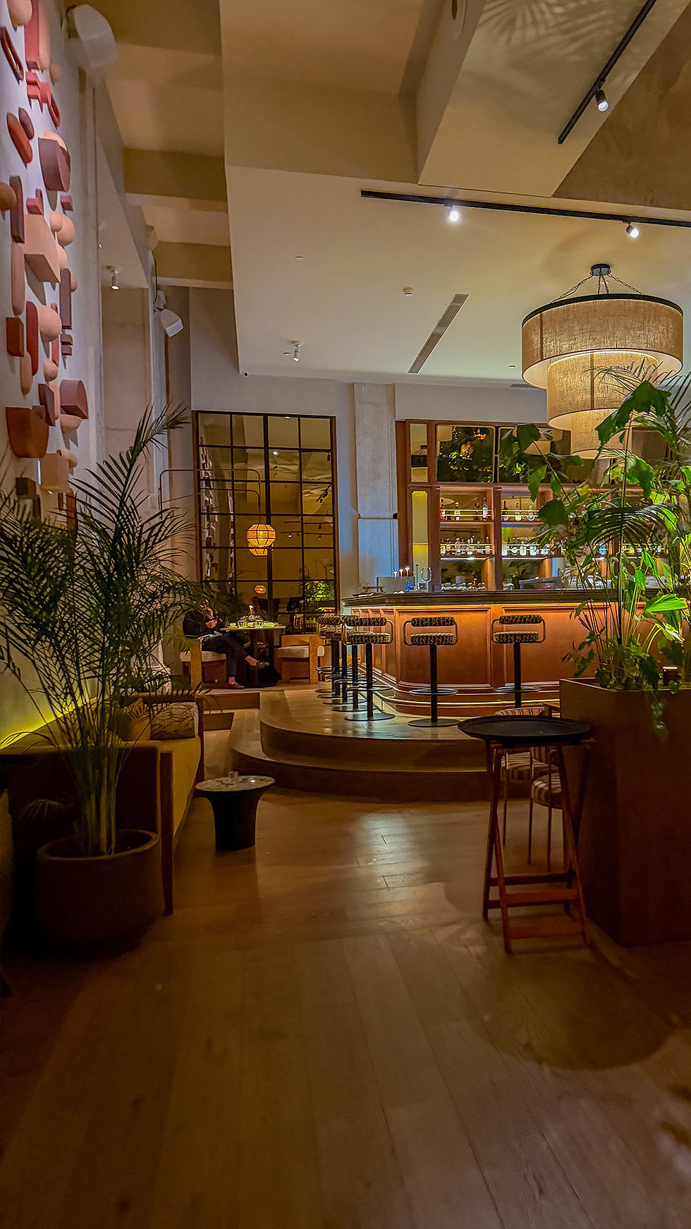 Elegant cocktails inside Locke de Santa Joana.