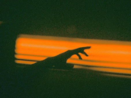 A Review of just Min’s Molten - a debut that feels lived-in from the very first note