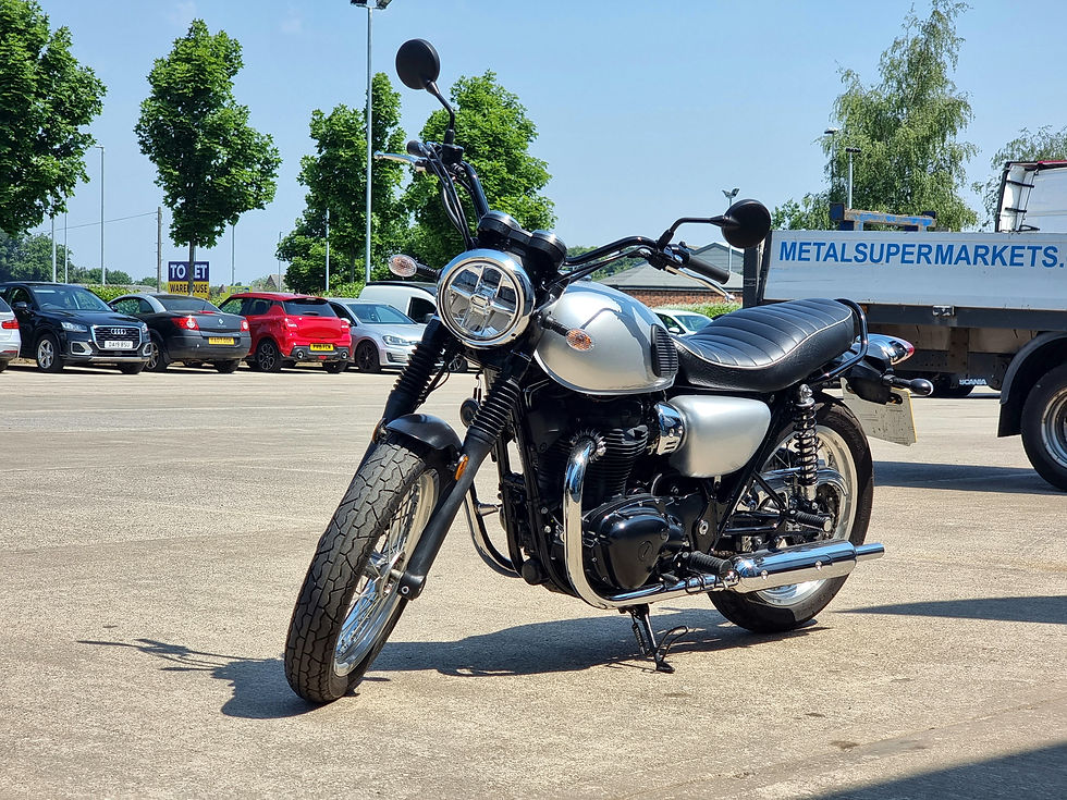 Thumbnail: KAWASAKI W800 2015