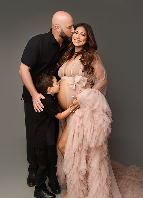 St Petersburg maternity photographer, maternity portraits St Pete, maternity photography near me St Petersburg, pregnancy photoshoot St Pete