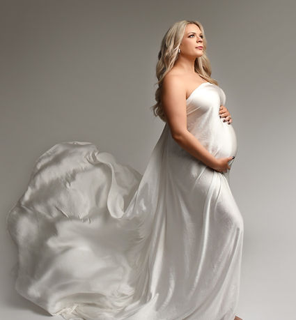 best maternity photographer near me, maternity portrait studio St Pete