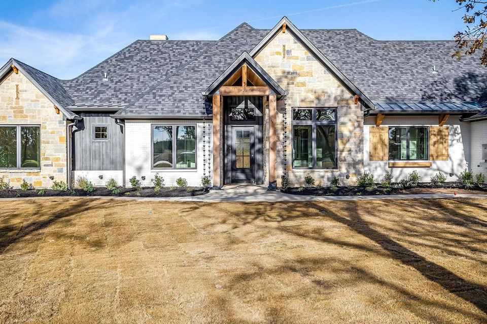 305 Pear Valley  (2 of 26).jpg