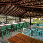 LA PERLA POOL BAR.jpg