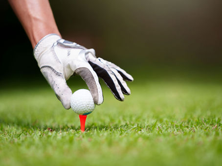 golfer practicing tempo drill on indoor golf simulator