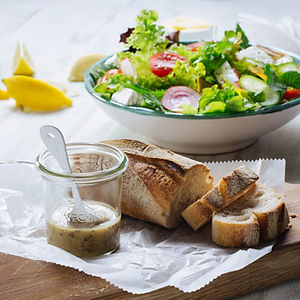 121. Ost & Skinkesalat m/pitabrød
