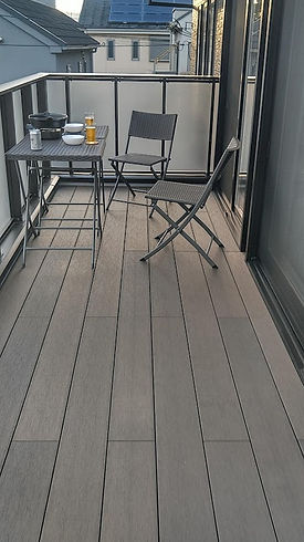 バルコニー　デッキ