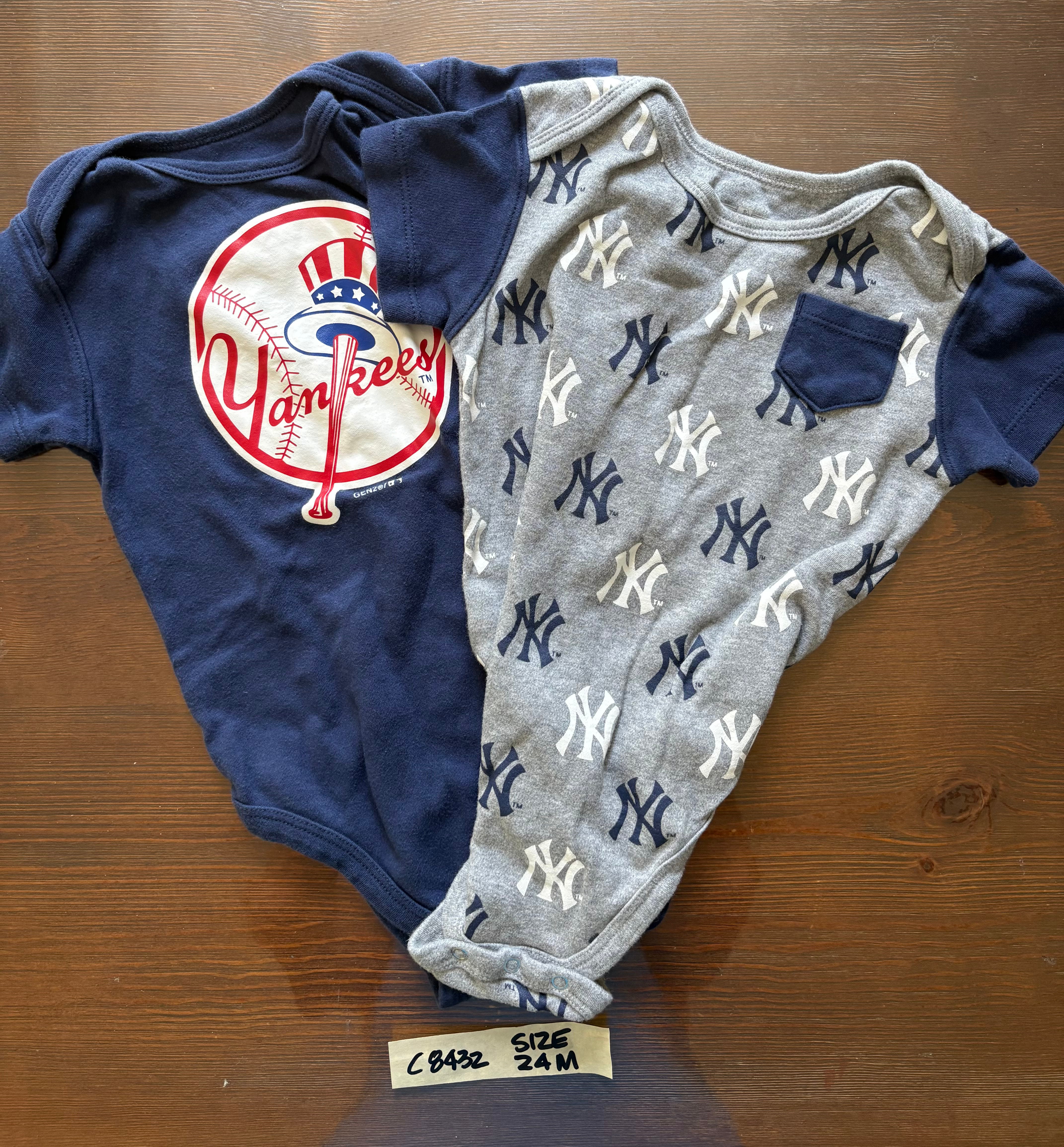 Children’s tops/Onsies (2 pack)