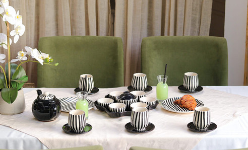 pottery breakfast service Zebra-Black 25 pieces