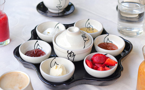 FACE ART, pottery breakfast service 25 pieces