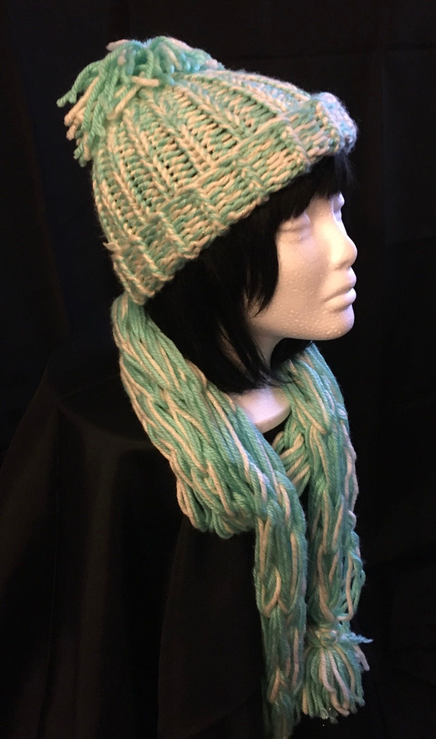 Thumbnail: Snow hat and scarf