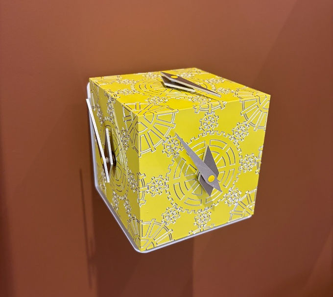 Orologio Giallo.jpg