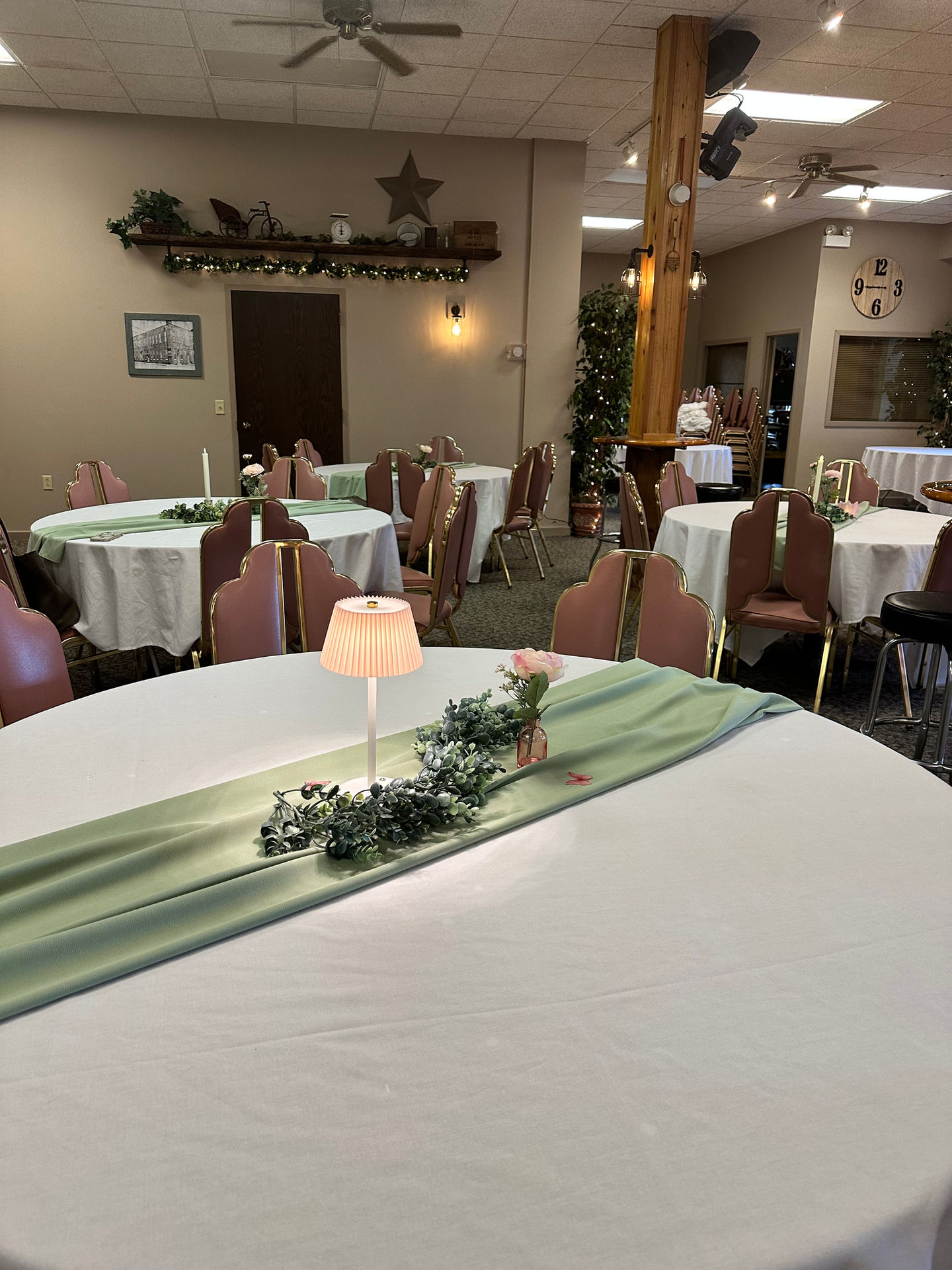 Round wedding tables