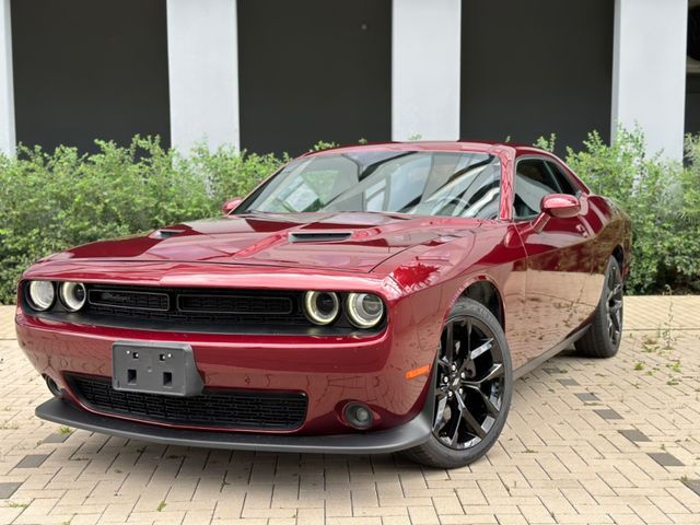 2019 Dodge Challenger SXT PLUS – Octane Red Metallic