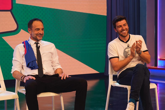 El presentador Rodrigo Vázquez visita Land Rober y comparte recuerdos y proyectos futuros con el público