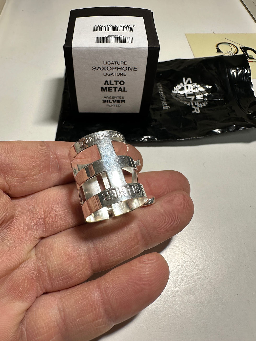 Thumbnail: Selmer 402 Metal Alto Saxophone Ligature ALC307 silver
