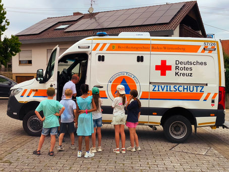 Juniorhelfer-AG der Grundschule zu Besuch bei der DRK-Bereitschaft