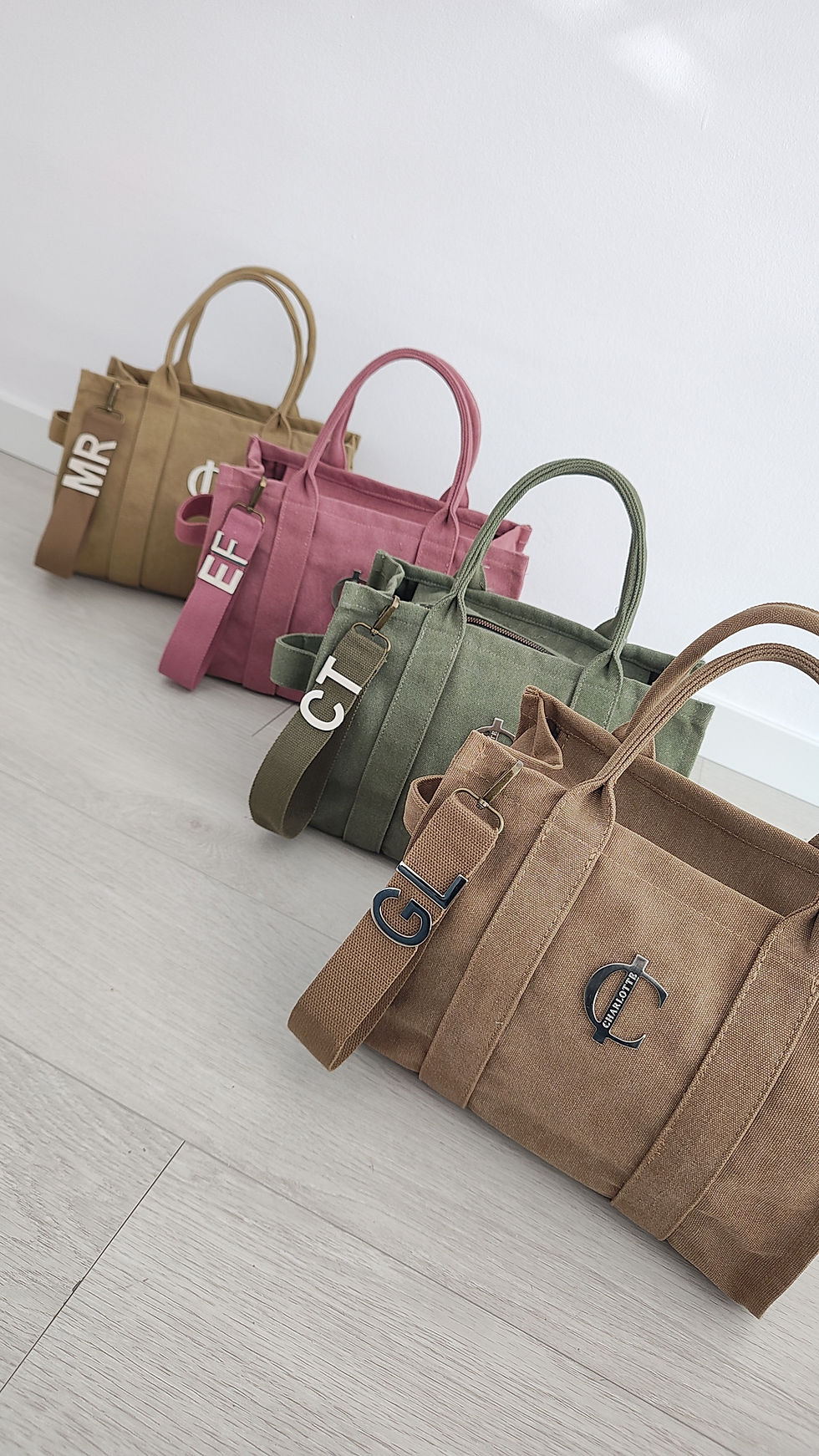 Thumbnail: TOTE CAPRI