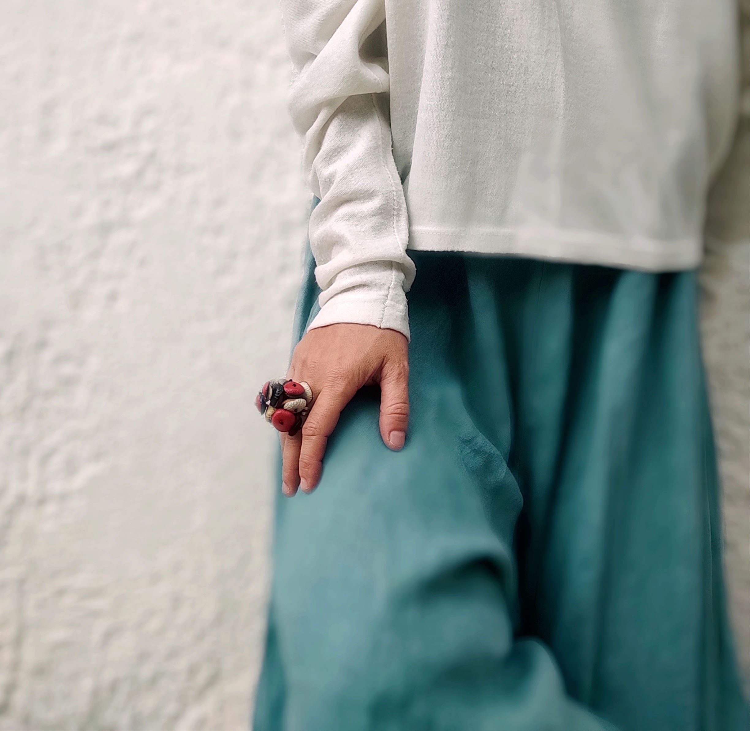 Leather ring with adjustable size