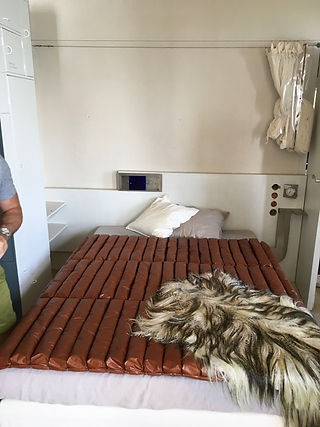 Schlafzimmer mir Hermes-Leder plaid