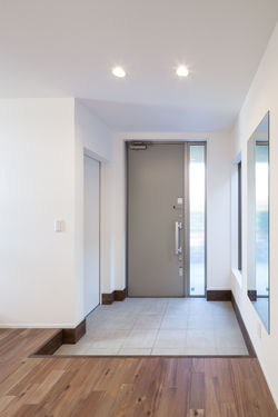 玄関の隣はシューズクローゼット