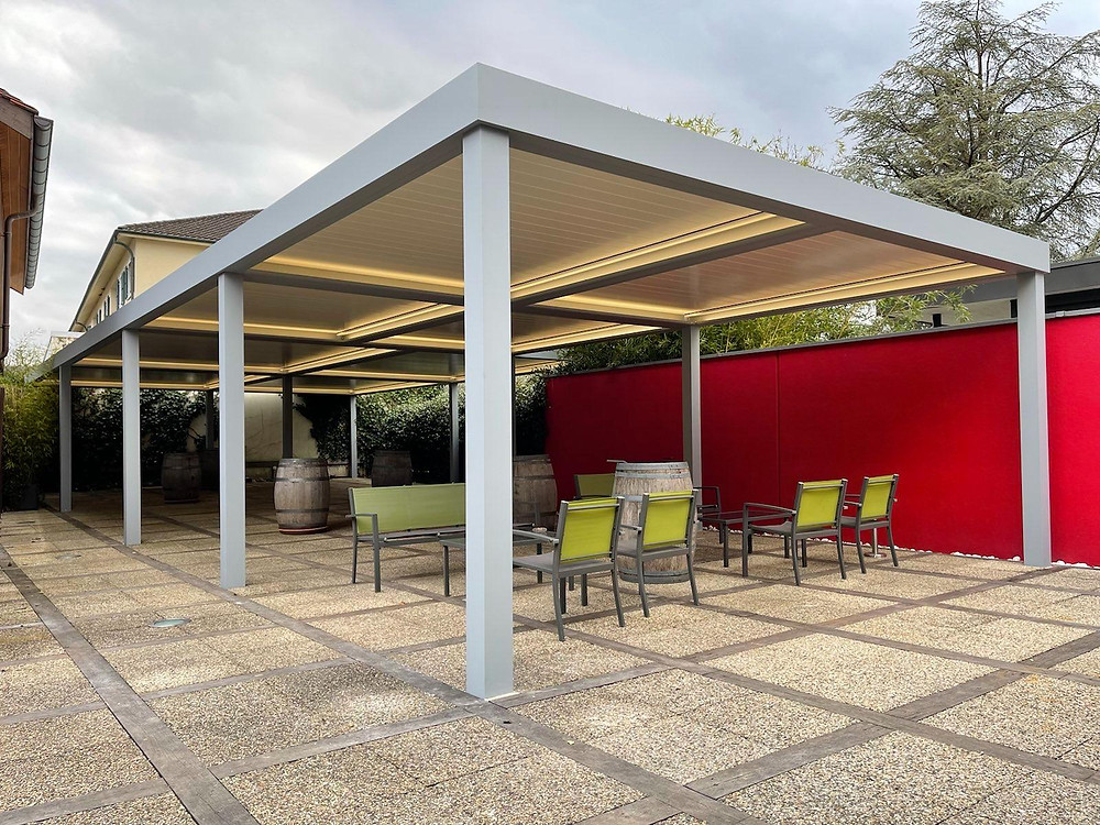Café de la réunion, restaurant à Veyrier avec Pergola Bioclimatique Solembra