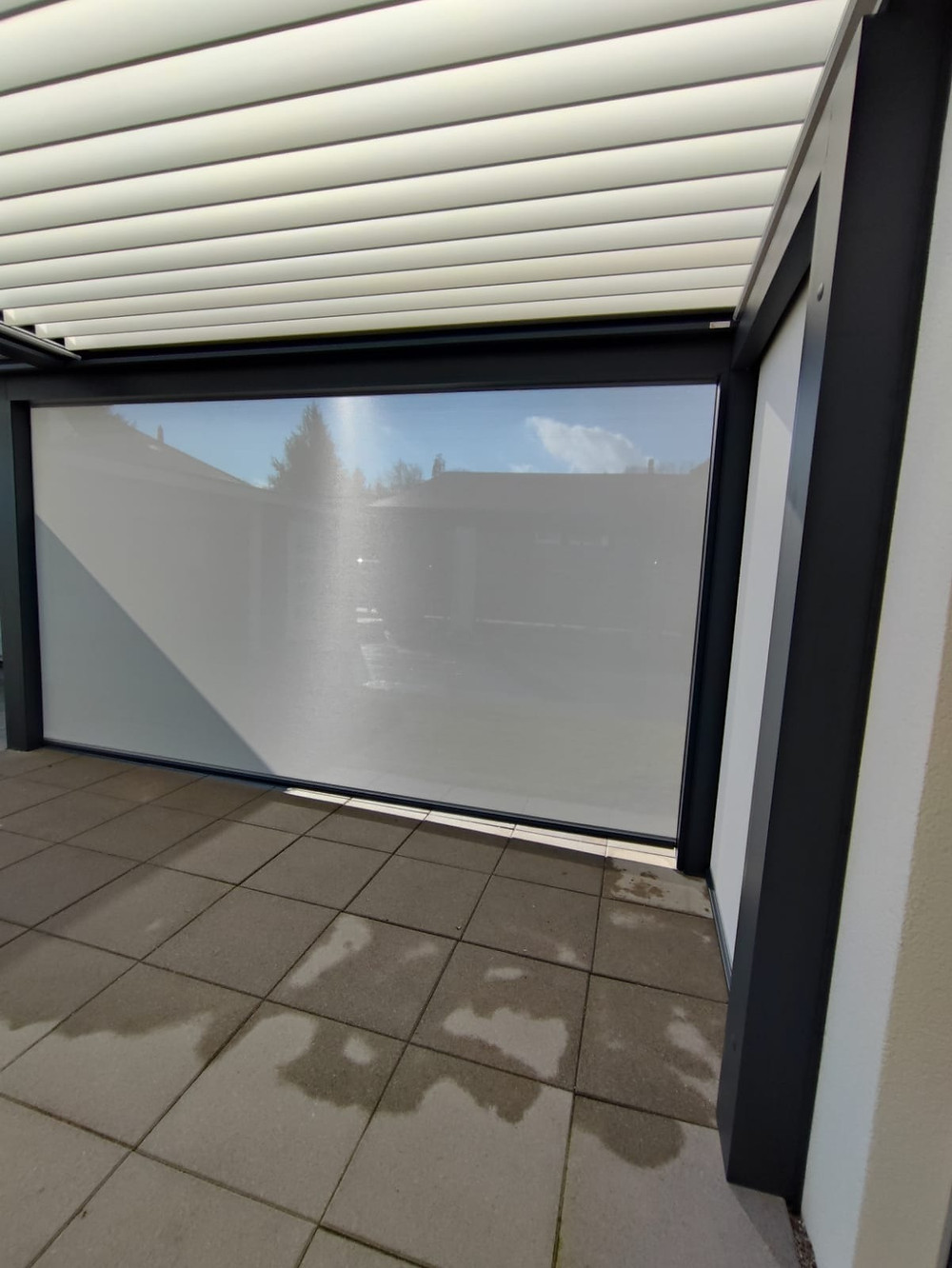 Store télécommandé pour Pergola Bioclimatique Solembra
