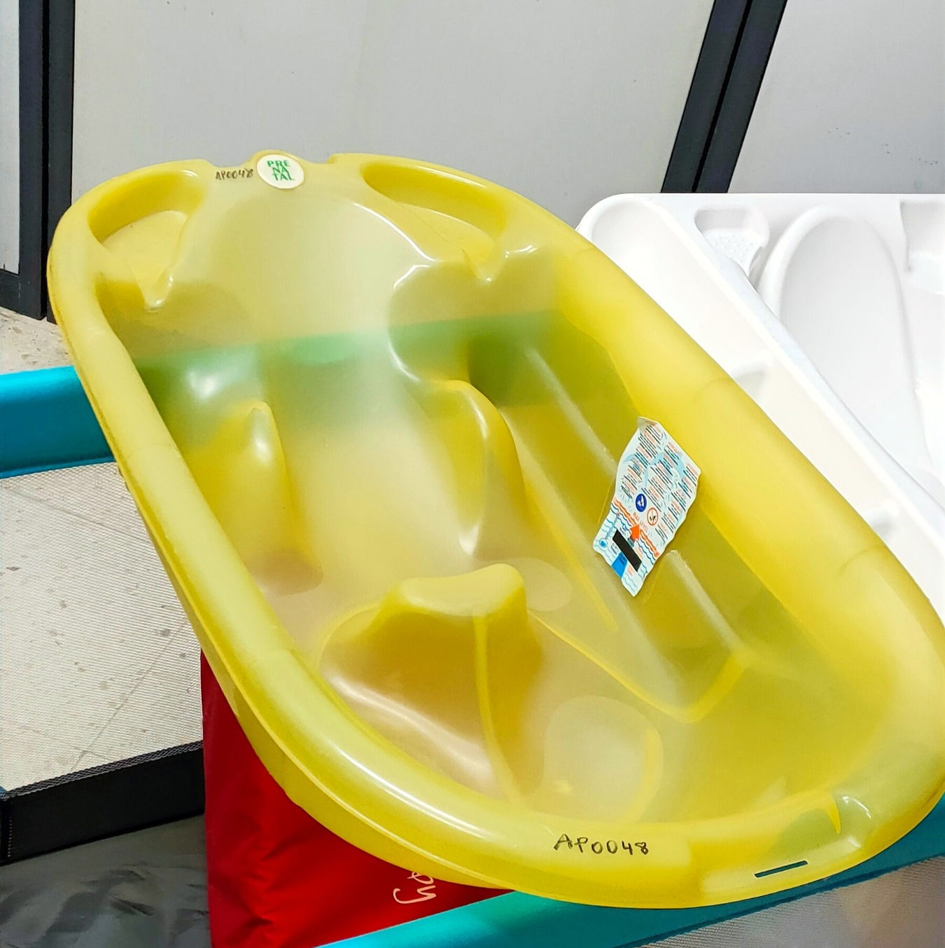 Bañera bebé plástico amarilla Prenatal