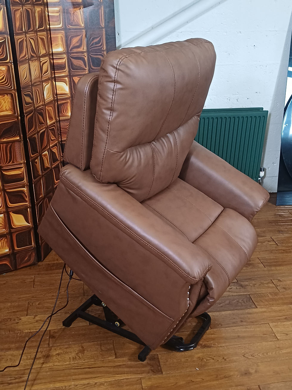Thumbnail: BUCKINGHAM FAUX LEATHER RISE & RECLINING HEATED MASSARGE CHAIR