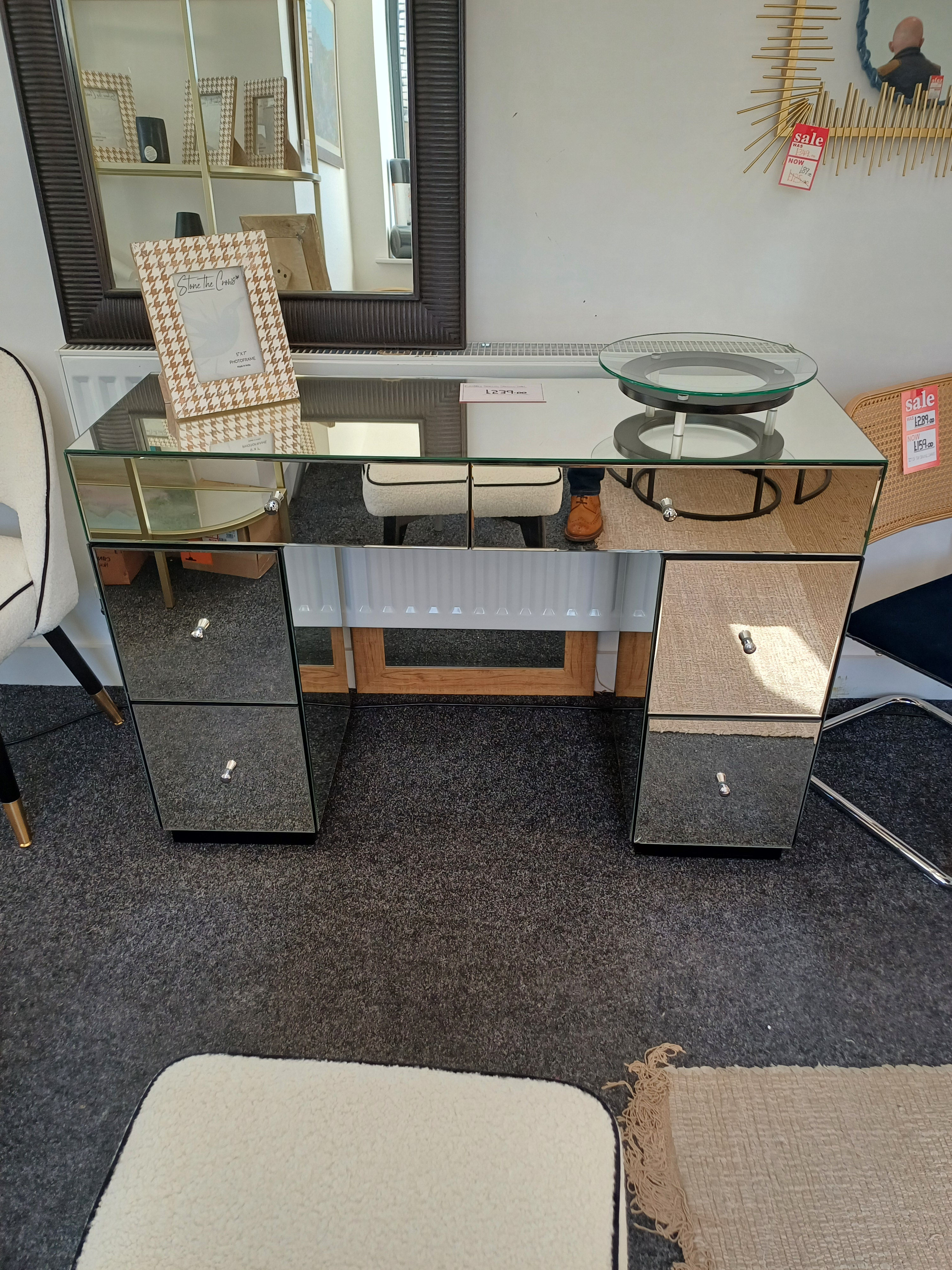 CARLA MIRRORED DRESSING TABLE