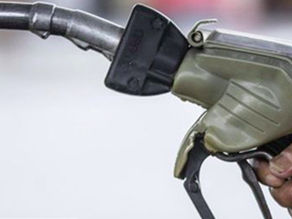 ሰኔ 3 2017 - ኢትዮጵያ በጁቡቲ በኩል የምታስገባው ነዳጅ ከመርከብ ከመራገፉ በፊት ኤስ ጂ ኤስ በተባለ ዓለም አቀፍ ኩባንያ የጥራት ፍተሻ እንደሚደረግለት የኢትዮጵያ የነዳጅ አቅራቢ ድርጅት ተናገረ።