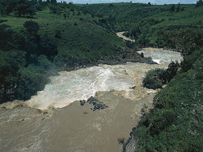 መጋቢት 30 2017 - በ5 ተፋሰሶች በ45 ሚሊዮን ዩሮ ለሚተግበር ታቅዶ የነበረው የውሃ ሀብት አስተዳደር ስራ ዛሬ በሶስቱ ወንዞች ላይ ተጀምሯል