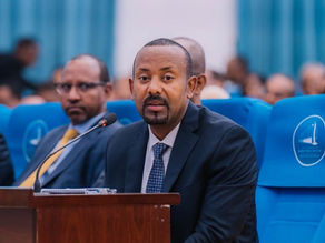 ሐምሌ 25፣2016 - የማክሮ ኢኮኖሚ ማሻሻያውን በሕገ ወጥ መንገድ ለመጠቀም በሚፈልጉ ስግብግብ ነጋዴዎች ላይ የሕግ አስፈጻሚ አካላት ርምጃ እንዲወስዱ ኃላፊነት አንደተሰጣቸው ጠ/ሚ ዐቢይ ተናገሩ