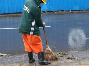 ህዳር 28፣2016 -የአዲስ አበባ ጎዳናዎች የሚያፀዱት ሰራተኞች የሚከፈለን ደመወዝ ዝቅተኛ በመሆኑ ኑሮ ጎድቶናል አሉ