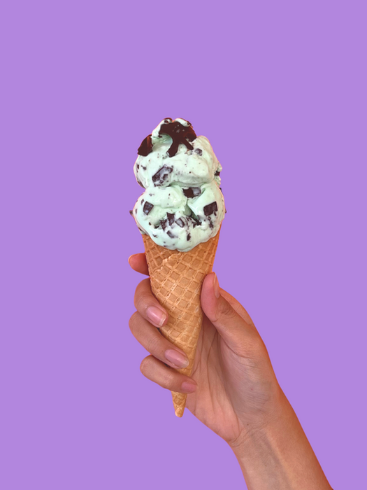 Refresh your senses with our Chocolate Mint gelato, where rich chocolate meets the cool, invigorating essence of mint. Smooth and creamy, this classic combination offers a perfectly balanced and refreshing treat.