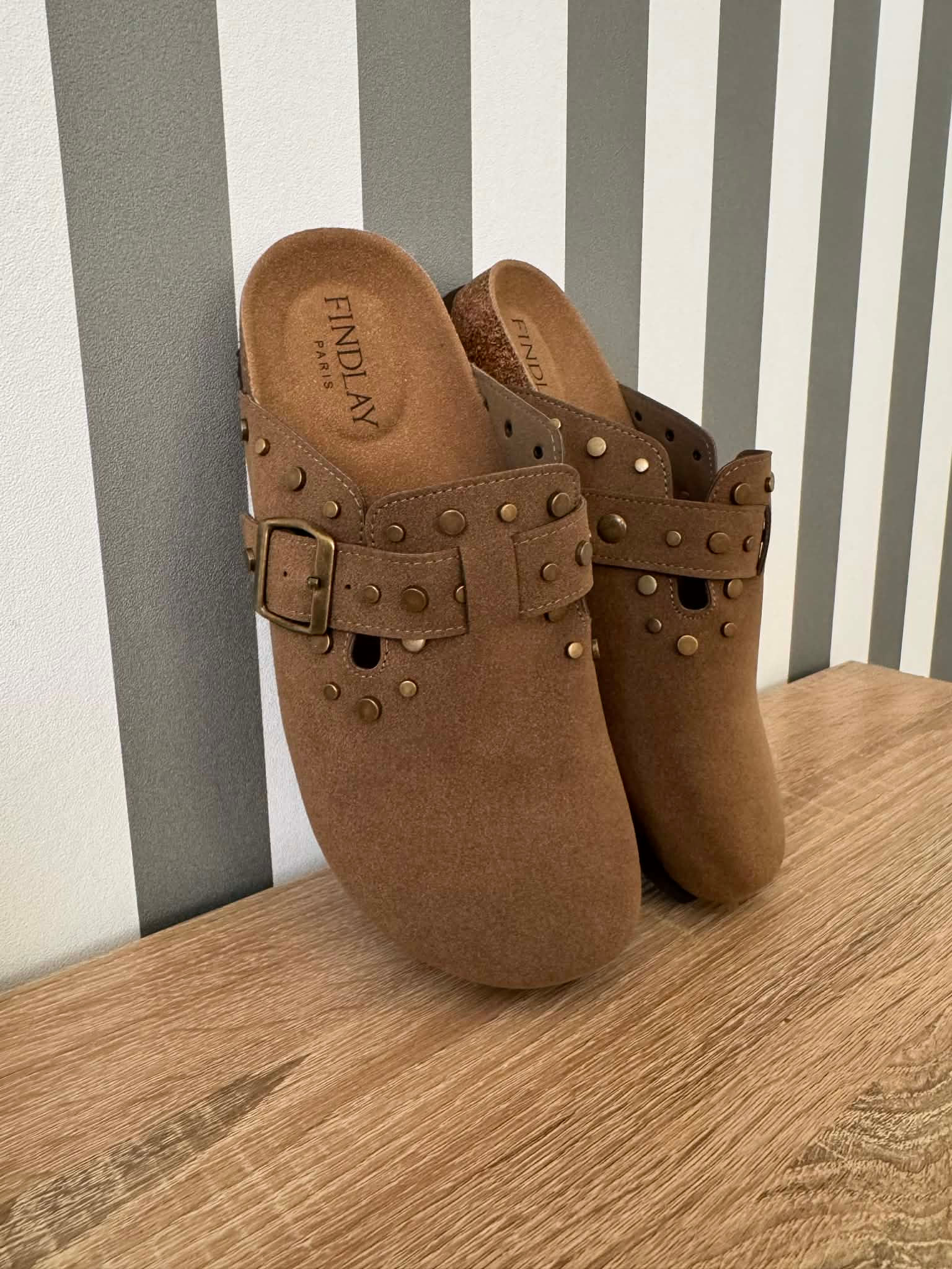 MULES SUÉDÉ A CLOUS