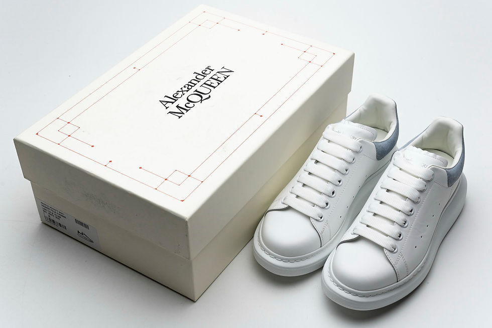 Miniatură: McQueen "White Blue"