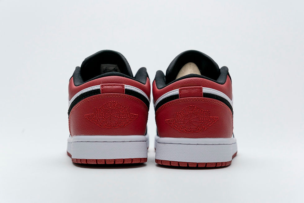 Miniatura: AJ1 Bajo “Puntera Negra”