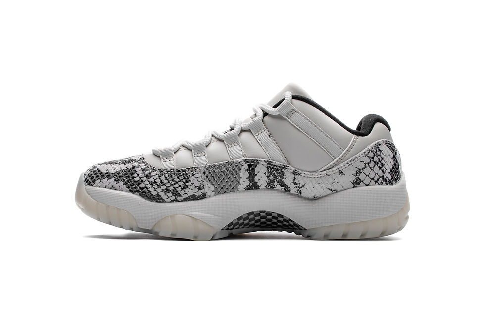 Thumbnail: AJ11 Low "Light Bone"