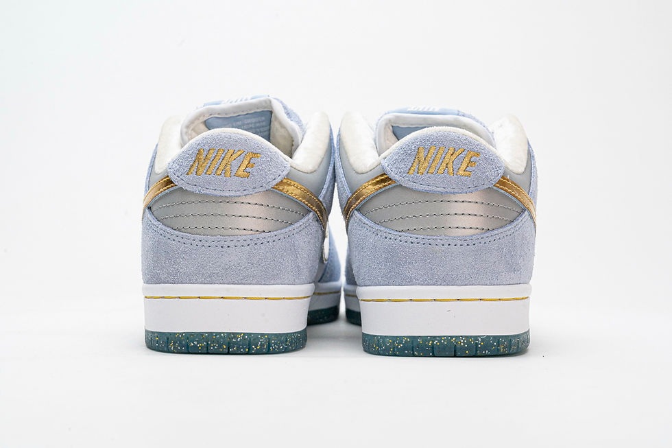 Miniatura: SB Dunk Low “Sean Cliver”