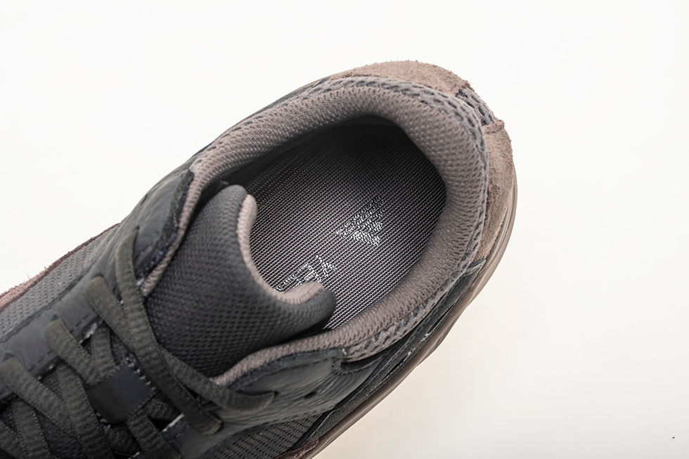 Miniatura: nike sneakers, adidas sneakers, streetwear sneakers, balenciaga sneakers, supreme sneakers,