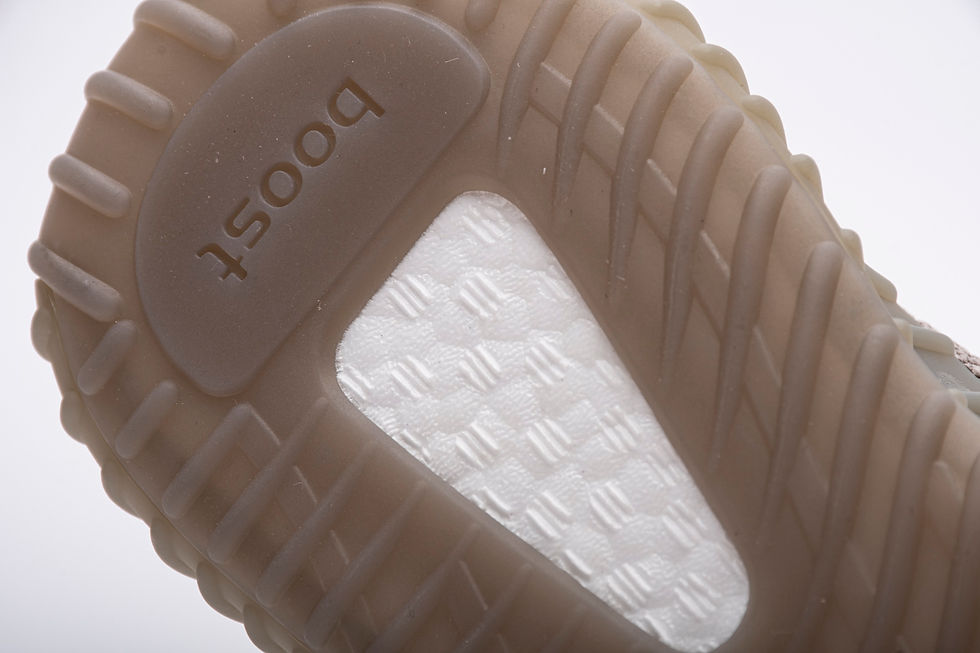 Miniatura: nike sneakers, adidas sneakers, streetwear sneakers, balenciaga sneakers, supreme sneakers,
