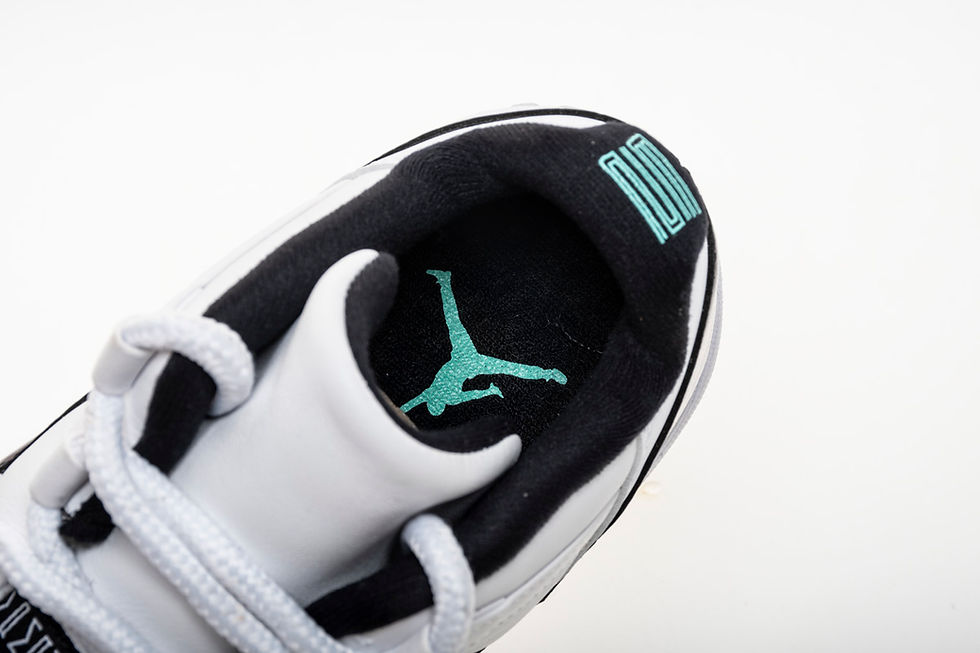 Miniaturbild: AJ11 Low "Easter"